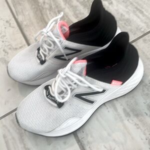 New Balance Tennis Shoe